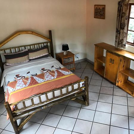 Bushbaby Lodge & Camping Hluhluwe Værelse billede
