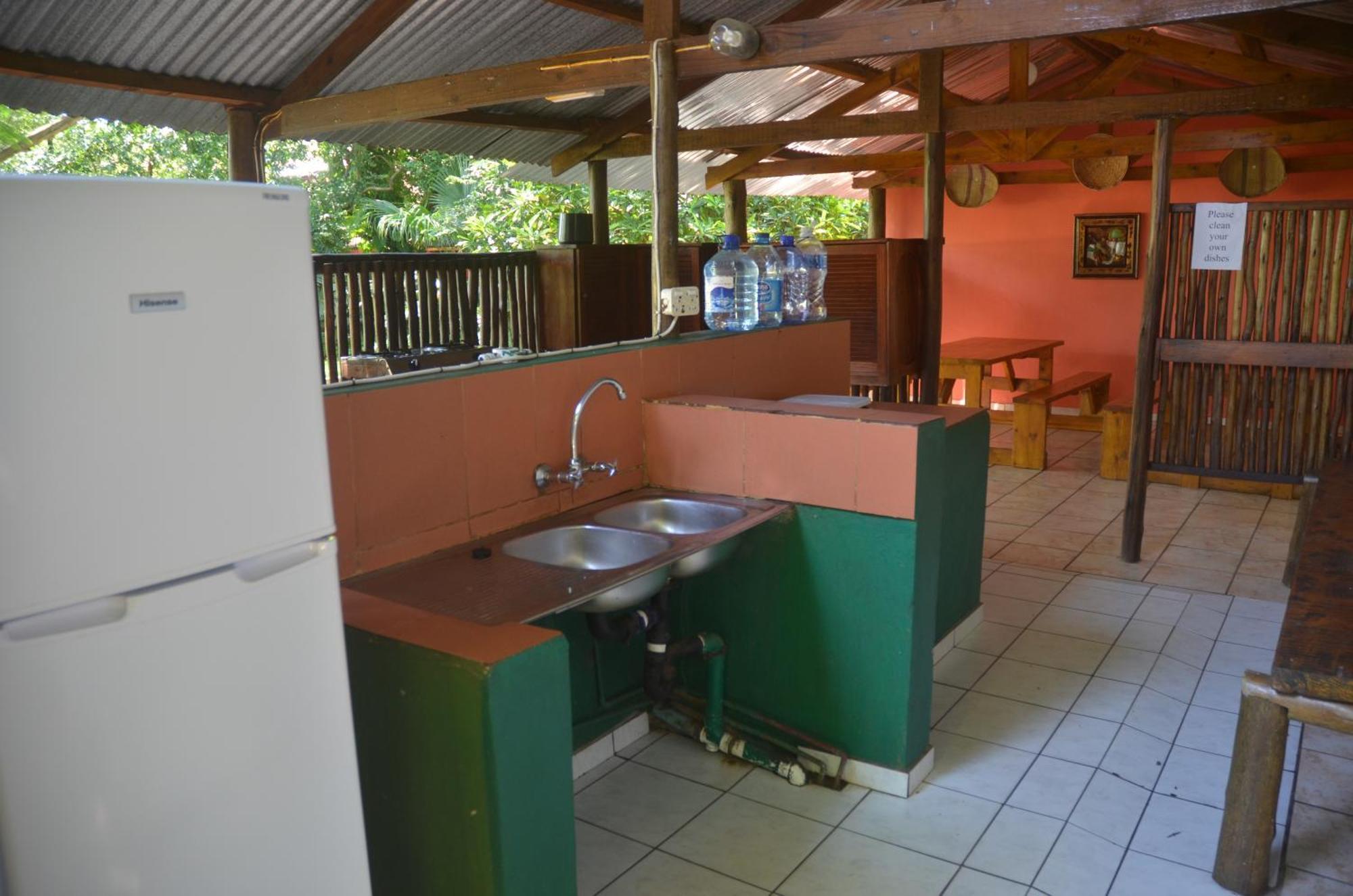 Bushbaby Lodge & Camping Hluhluwe Værelse billede